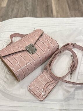 Unique Real leather and wood Croc-Embossed Pink Shoulder Bag